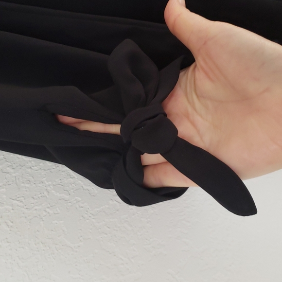 NWOT Express Black Blouse Versatile Neckline w/ Adjustable Bow Ties at Sleeves - Picture 2 of 10
